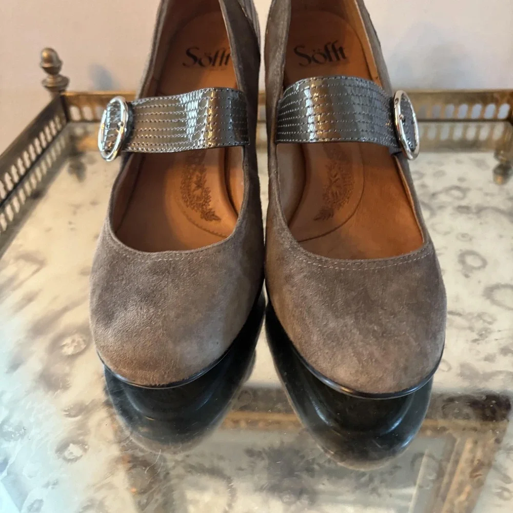 Sofft Shoes Womens Size 8.5‎ Taupe Gray Mary Jane Heels Suede Croc Strap Buckle